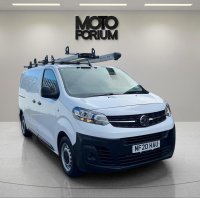 VAUXHALL VIVARO